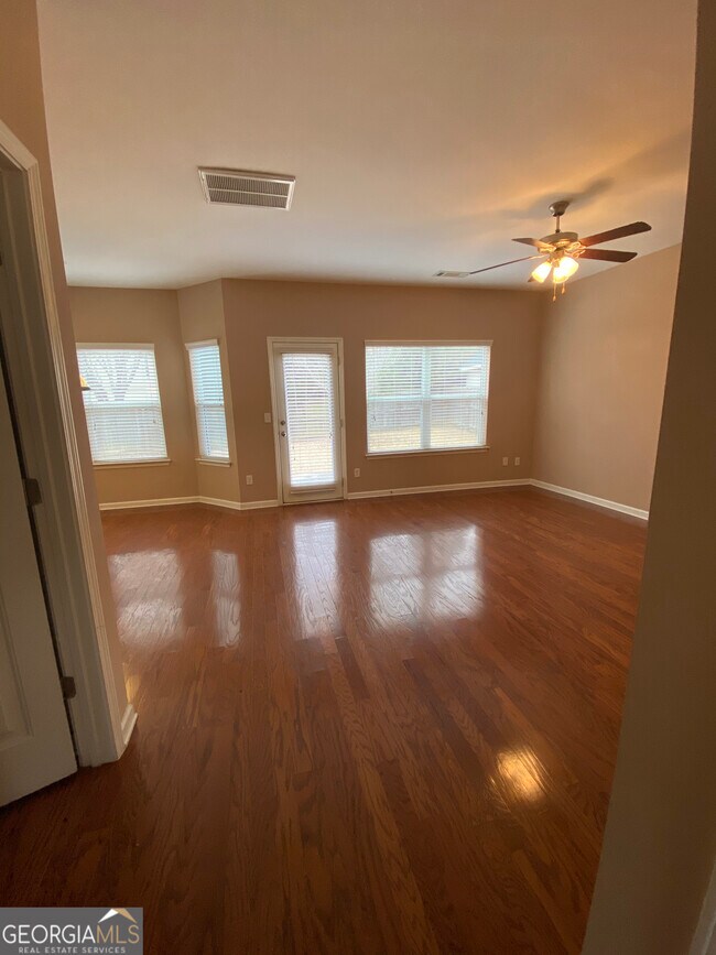 Foto del edificio - 24 Madrid Ave