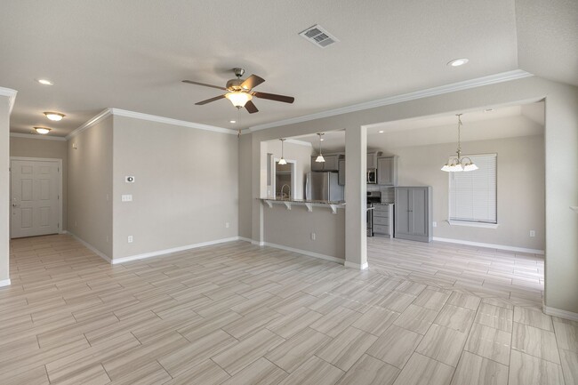 Building Photo - 1230 Gardenia St