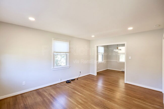 Foto del edificio - 1107 Carrolton St