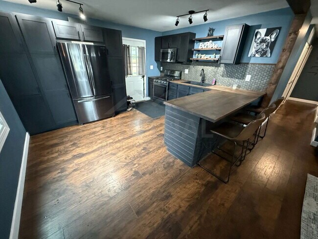 Foto del edificio - 6412 Marcy St