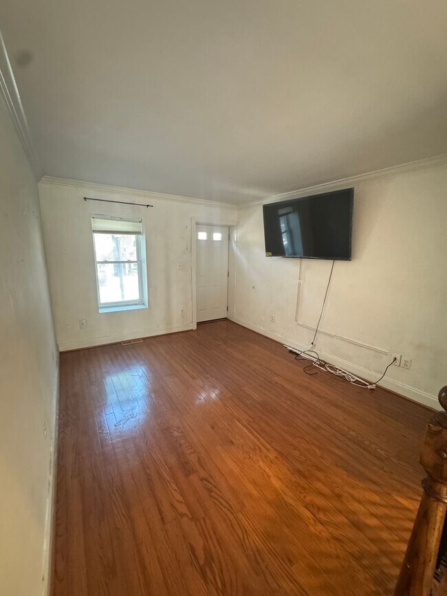 Foto del edificio - Spacious 4 Bed / 3.5 Bath Townhome in the ...