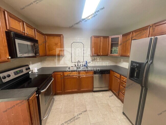 Foto del edificio - 863 Valleystream Rd