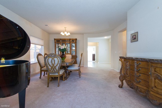 Building Photo - 128 Paseo Vista Loop NE