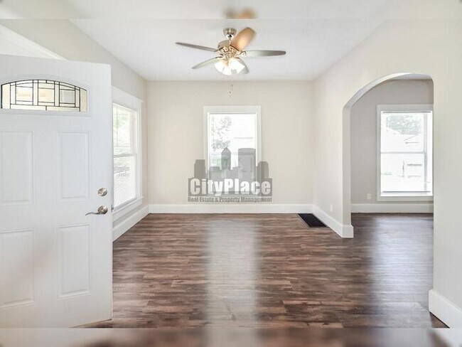 Foto del edificio - 1219 E Perry St