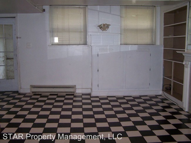 Building Photo - 2925 N Charles St