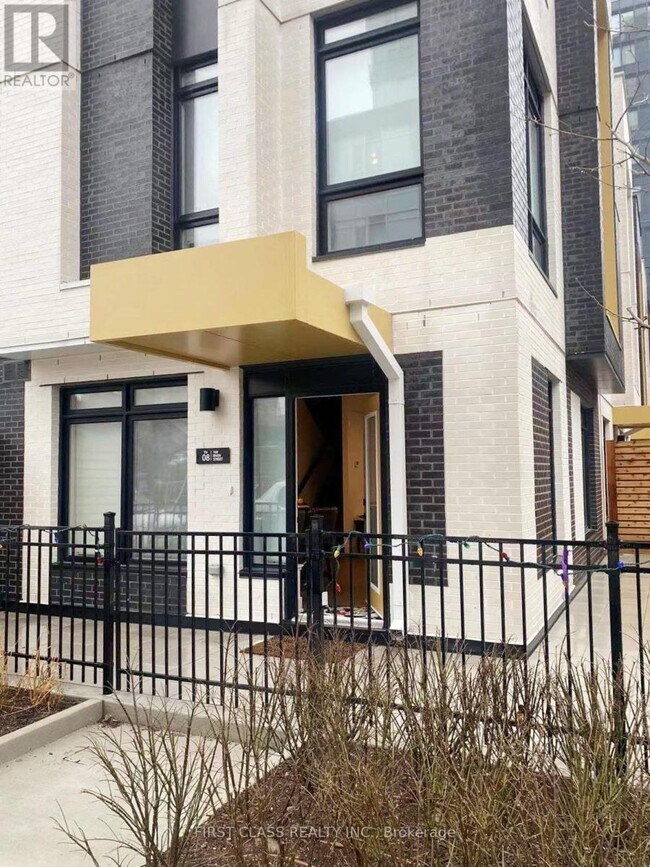 Building Photo - 100-T100 River St