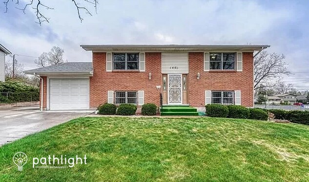 Primary Photo - 1401 Bowser Drive