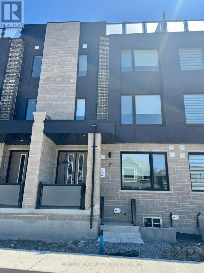 Building Photo - 7 Wisla Ave