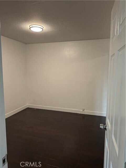 Foto del edificio - 8961 Emerald Ave