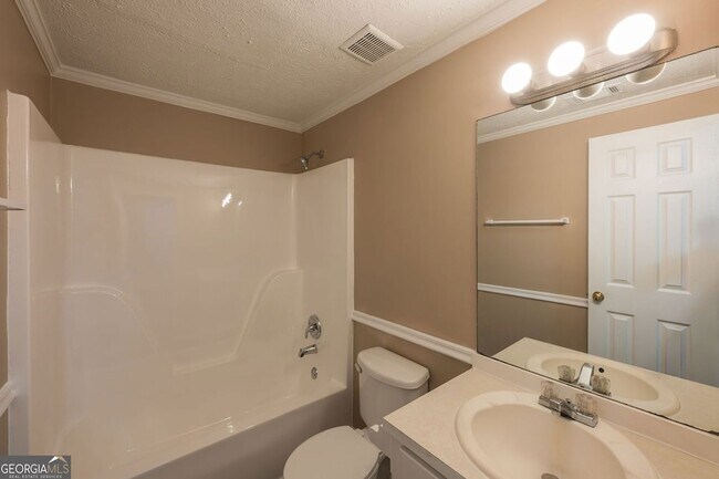 Building Photo - 330 Herndon Way