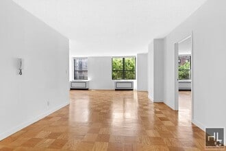 Building Photo - Spacious 3-Bedroom, 2-Bath Apartment on We...