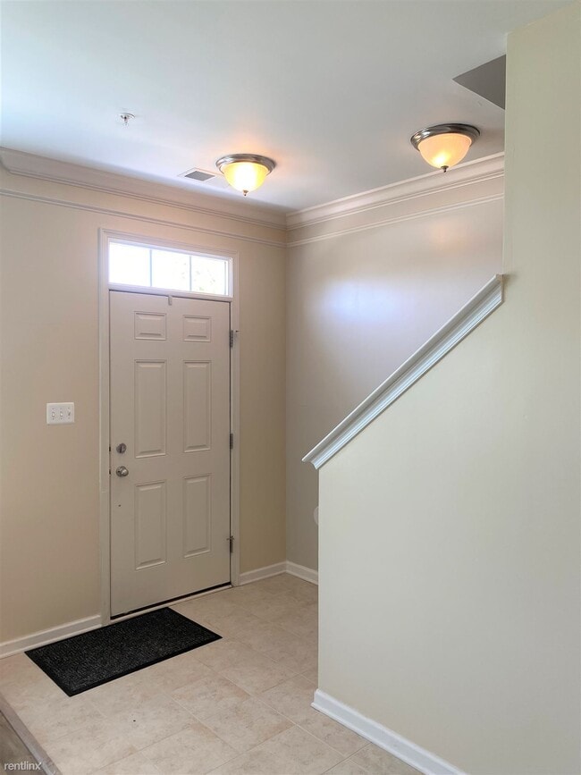Building Photo - 3 br, 3 bath Townhome - 3503 Woodlake Dr