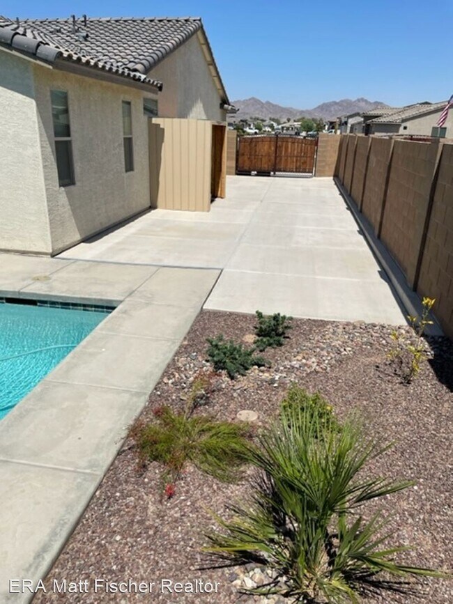 Building Photo - 3 br, 2.5 bath House - 10170 S Solar Ave