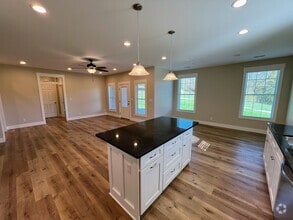 Building Photo - 40 Creekside Way