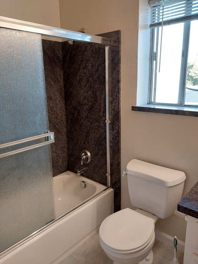 Baño - 436 Vasquez Ct