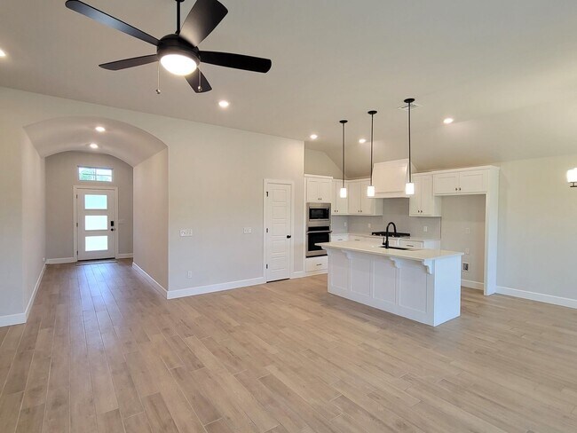 Foto del edificio - ASK ABOUT OUR MOVE-IN SPECIALS FOR THIS BR...