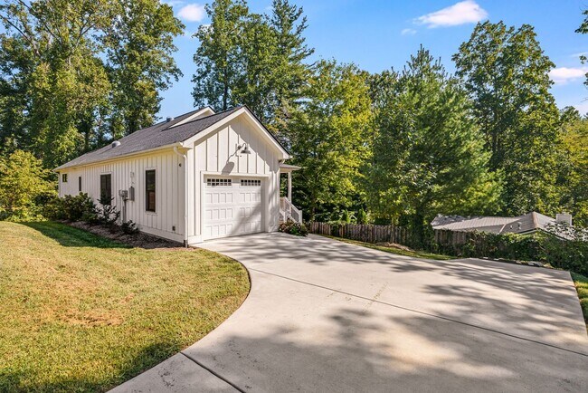 Building Photo - 40 Rangeley Dr