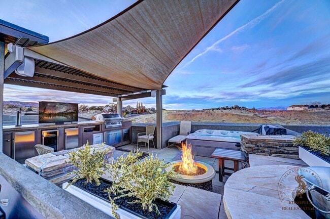 Photo - 386 W Ridges Blvd Apartment