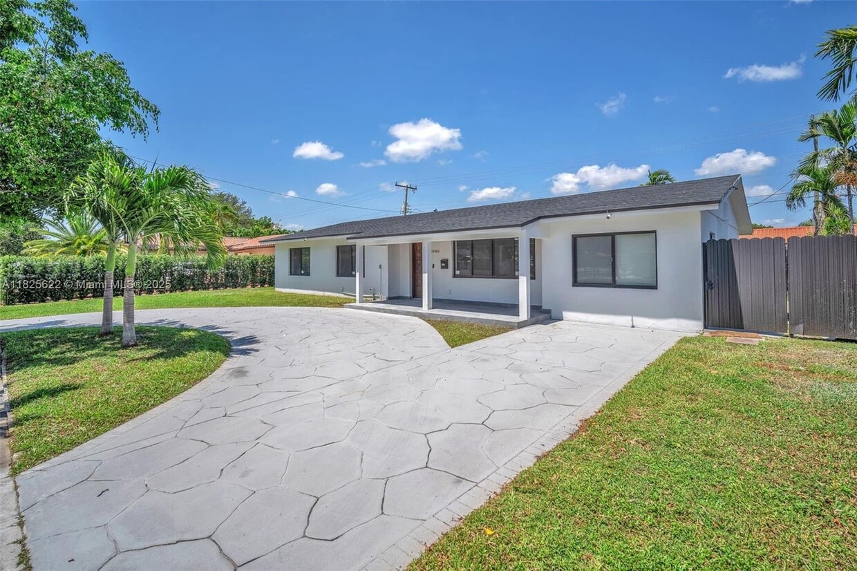 Primary Photo - 3980 SW 121st Ave