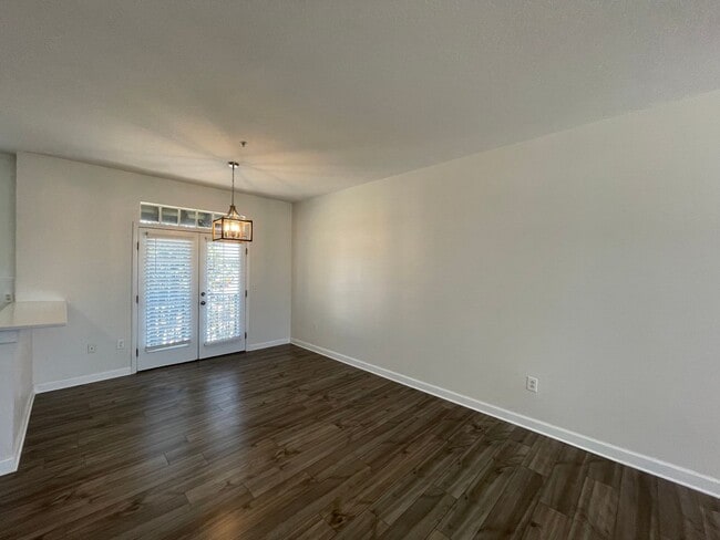Building Photo - 2 Bedroom 2 Bathroom South Tampa Townhome!!