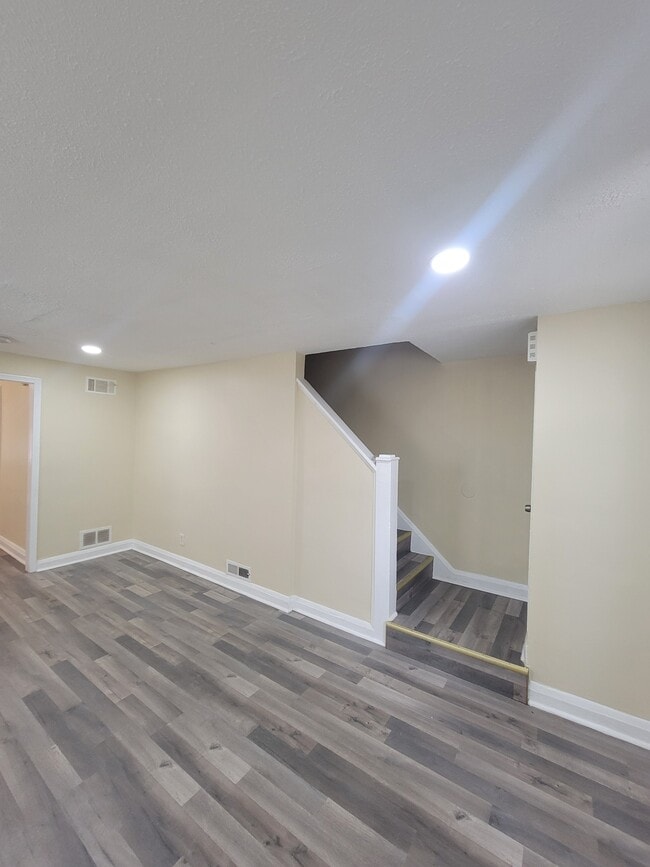 Building Photo - 3226 Westmont Ave