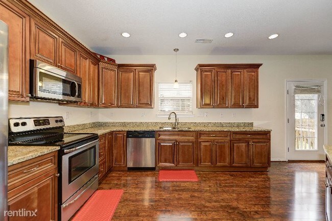 Building Photo - 4 br, 3 bath House - 3519 Dey St