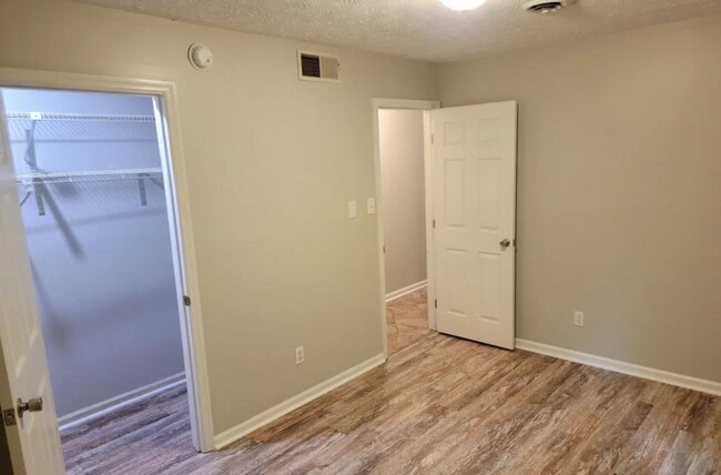 Building Photo - 288 Murphy Ln