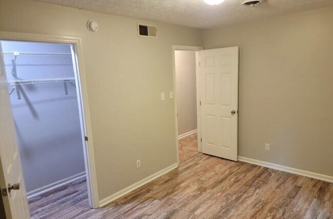 Foto del edificio - 288 Murphy Ln