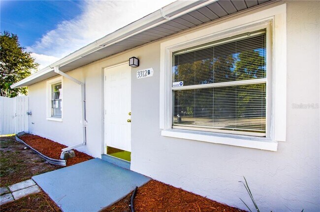 Foto del edificio - 3312 52nd Ave Dr W