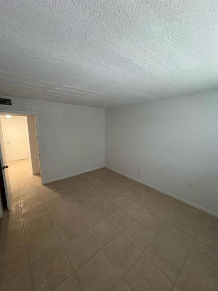 Building Photo - 5875 SW 41st St