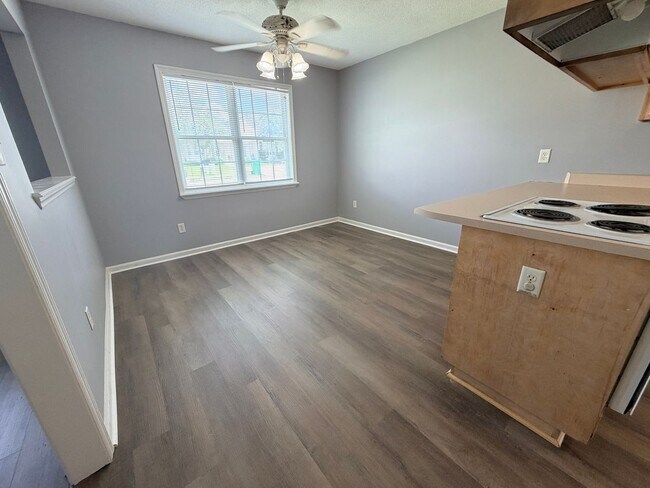 Foto del edificio - 4049 Chadwyck Dr