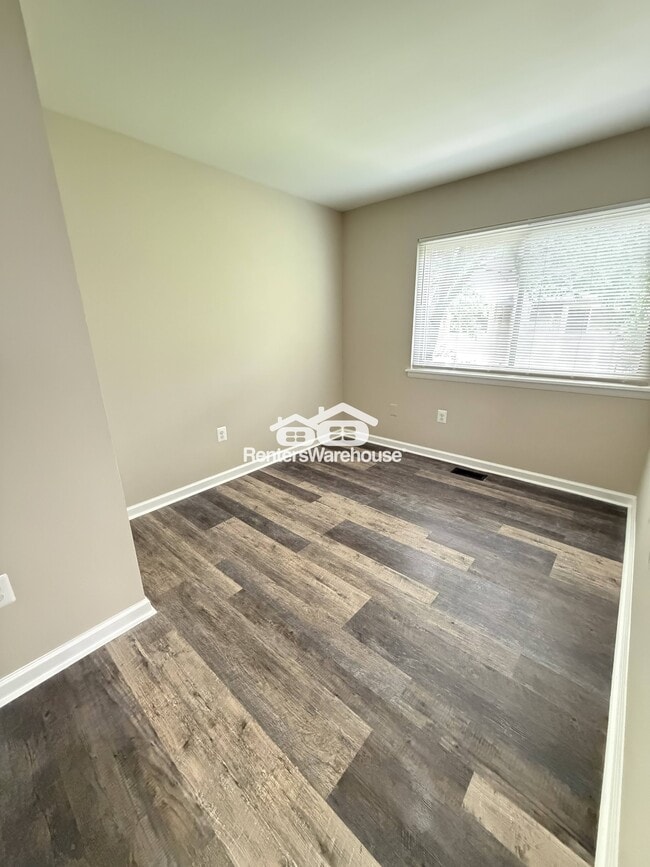 Building Photo - 7538 Woodbine Dr
