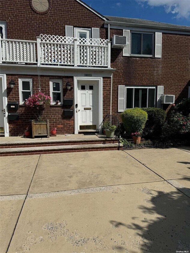 Building Photo - 260-12 75th Ave