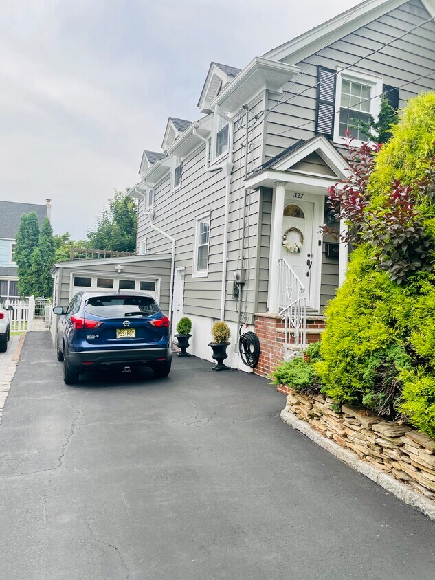 Foto principal - 327 Chestnut St