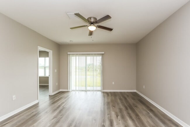 Building Photo - 10540 Whispering Hammock Dr