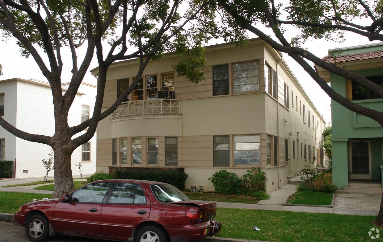 Building Photo - 114 E Lomita Ave