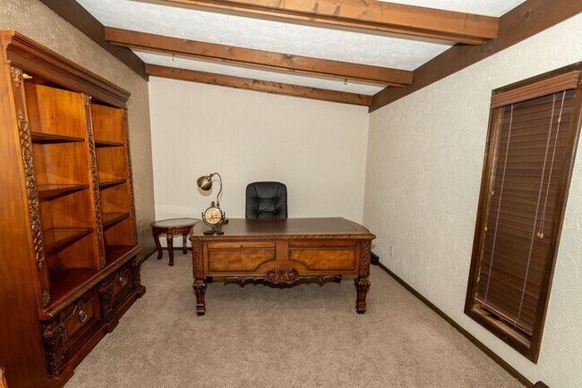 Foto del edificio - Prairie Lane Estates 3 bedroom ranch with spacious rooms and amenities beyond your imagination