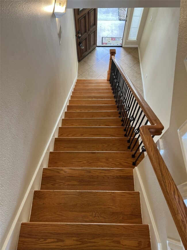 Building Photo - 5615 Winsome Ln