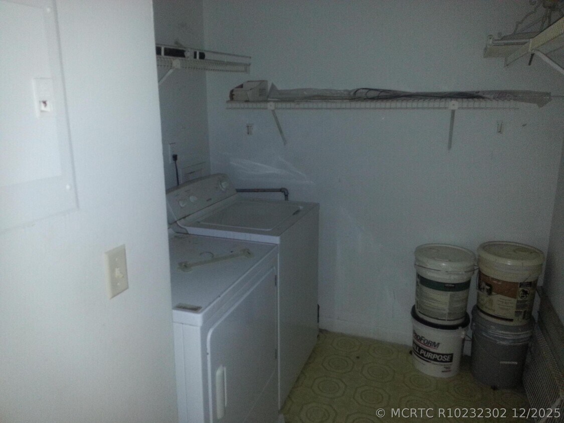 Foto del edificio - 714 Sunny Pine Way