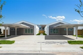Building Photo - 1412 Hibiscus Ave