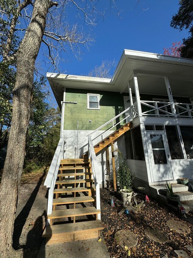 Primary Photo - Centrally located, close to the Mall