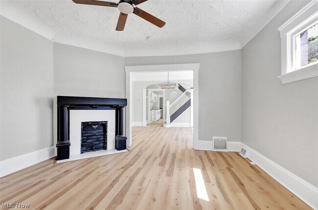 Building Photo - 9807 Parkgate Ave