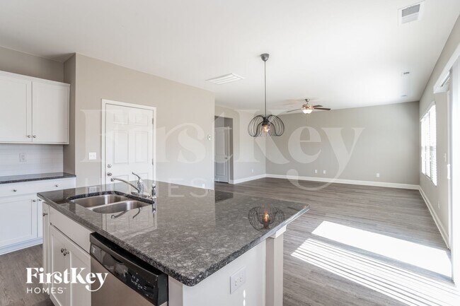 Building Photo - 9221 Evans Creek Ct