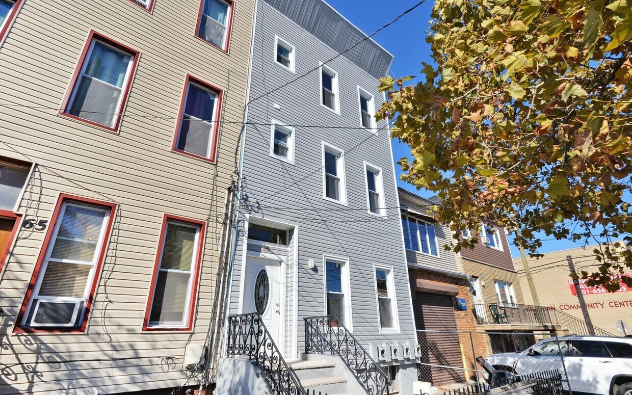 67 Oakland Ave Unit 3, Jersey City, NJ 07306 Condo for Rent in Jersey