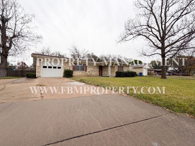 Building Photo - 1608 Nichols St