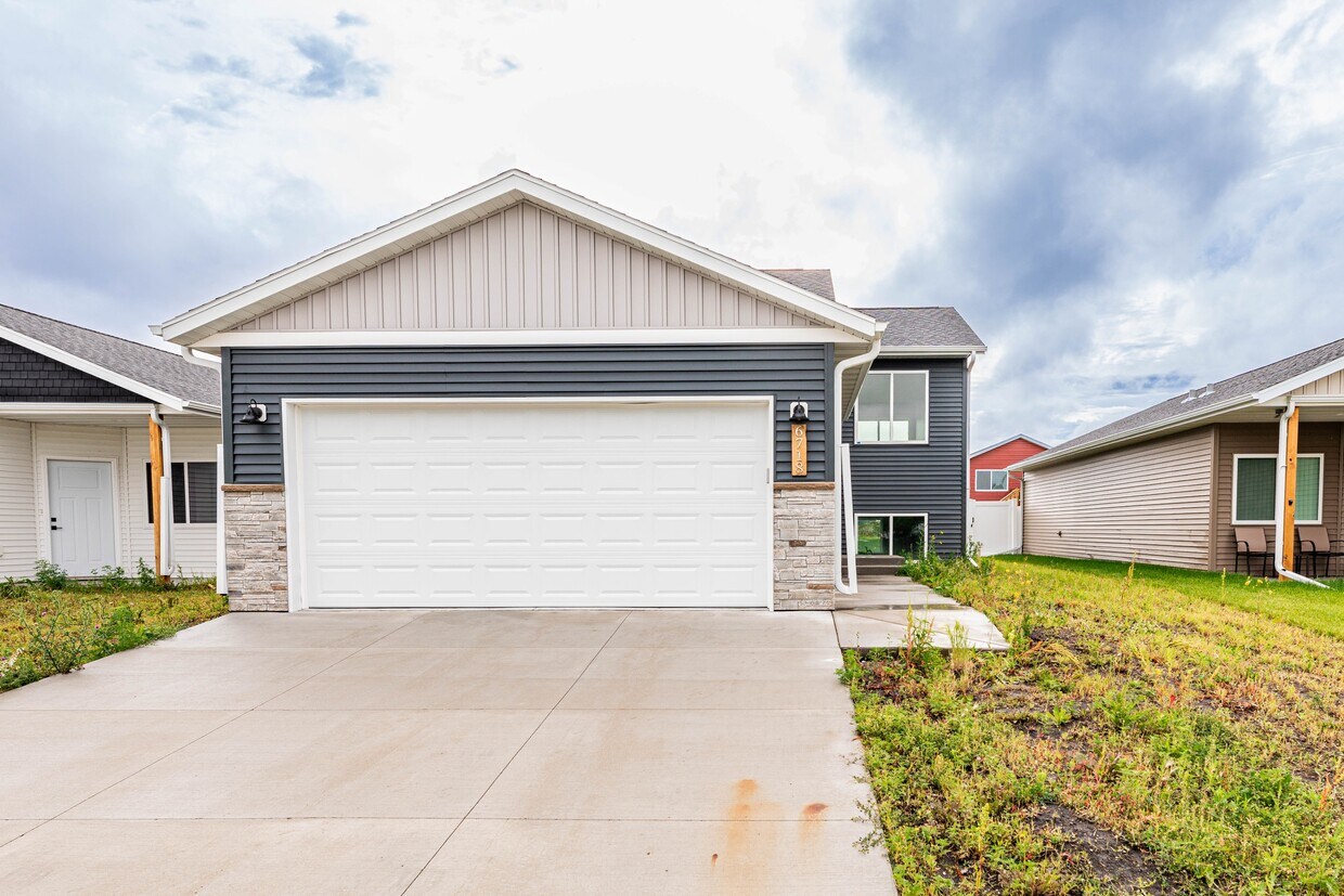 Foto principal - 6718 68th St S