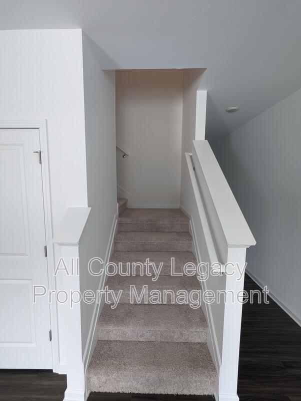 Building Photo - 1100 Lossie Ln