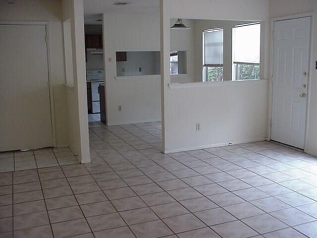 Foto del edificio - 6333 Northway Dr