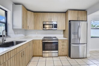 Building Photo - 1721 SW 40th Terrace