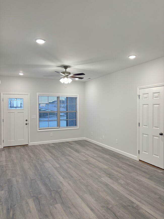 Foto del edificio - 871 Rodeo Ln